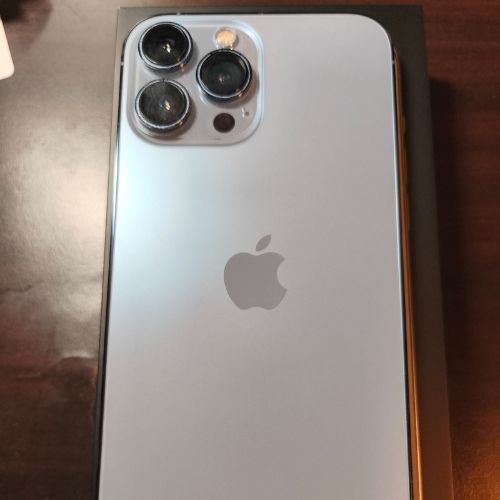 iPhone 13 Pro Max 256GB au