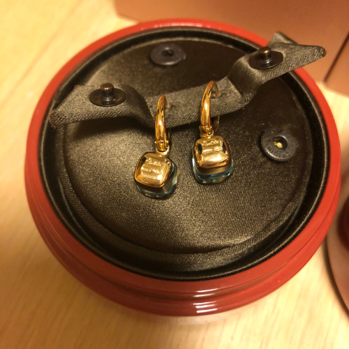 ポメラート ピアス