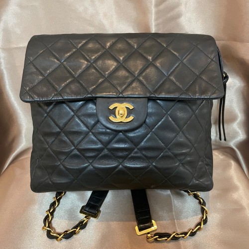 マトラッセ ラムスキン チェーンリュック