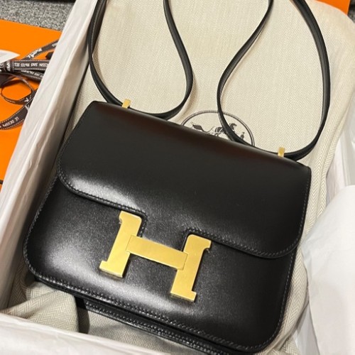 コンスタンスミニ ボックスカーフ ゴールド金具