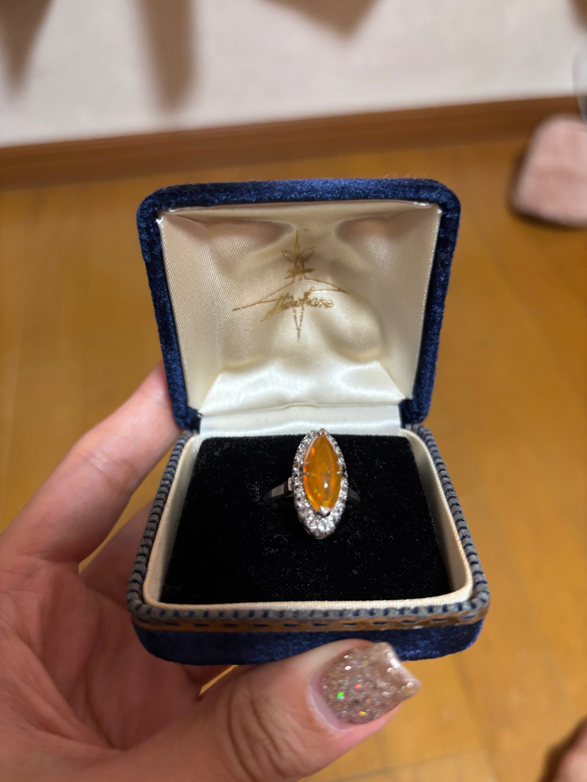 オパール付きリング