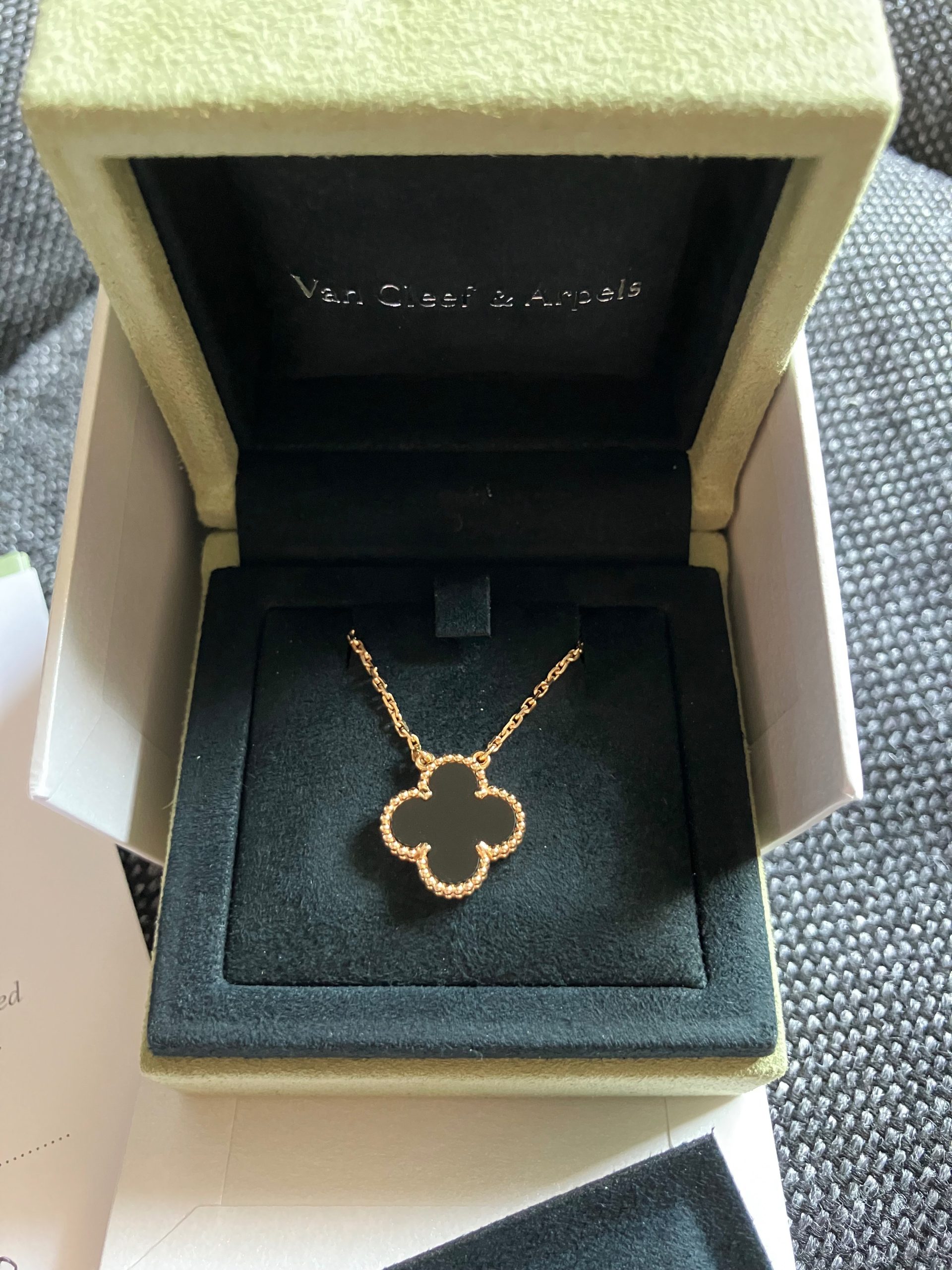 ヴァンクリーフアーペル ヴィンテージアルハンブラ オニキス