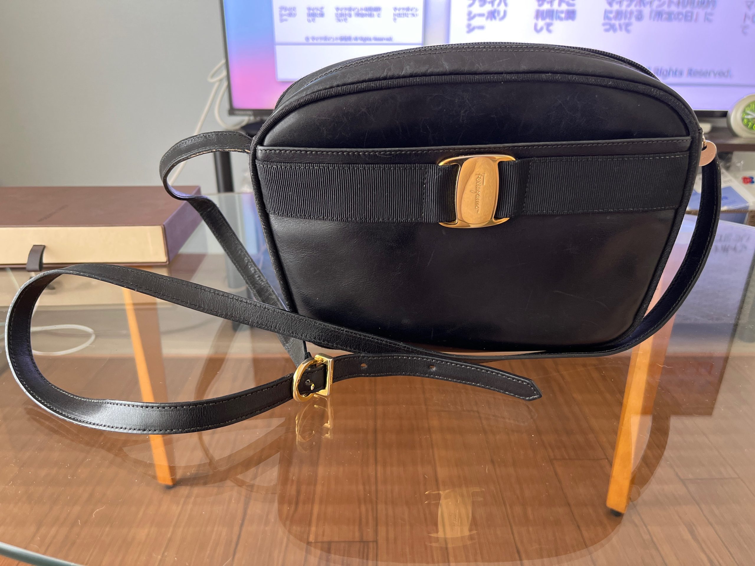 ショルダーバッグ ヴァラリボン ブラック