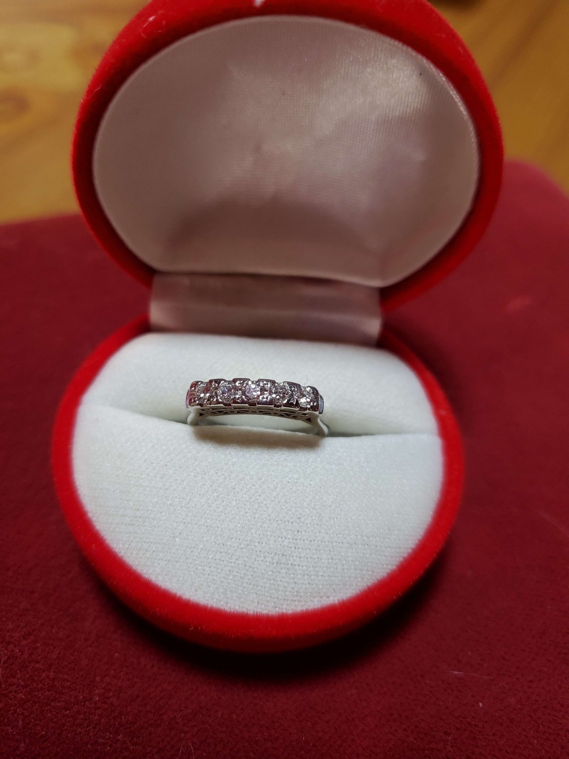 ダイヤモンド一文字リング