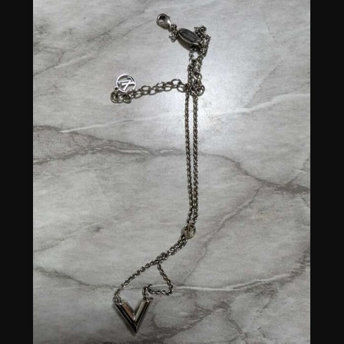 ルイビィトンシルバーネックレス