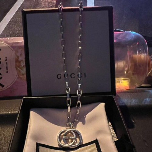 GUCCI シルバー GGロゴモチーフ ペンダント Sv925