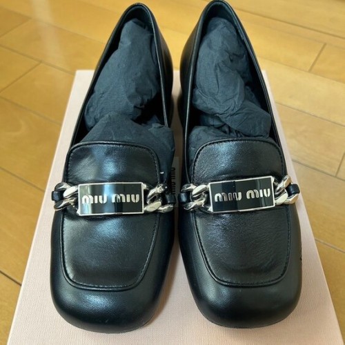 MIUMIU ローファー