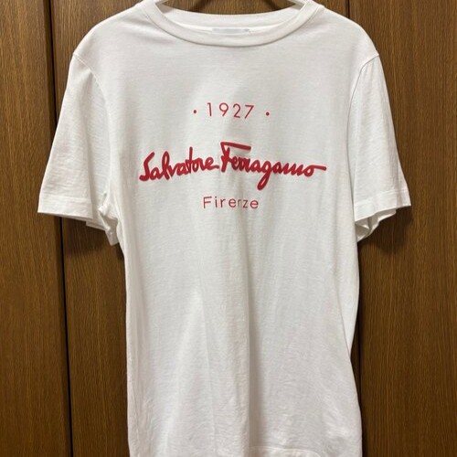 フェラガモTシャツ