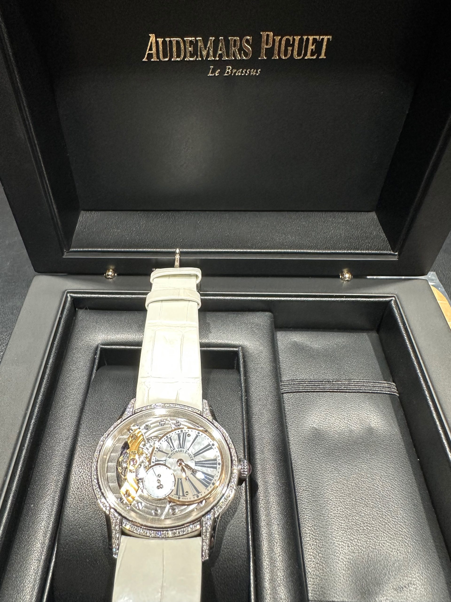 オーデマピゲミネレリー