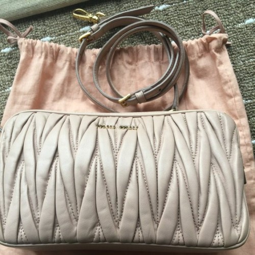 ミュウミュウ ショルダーバッグ