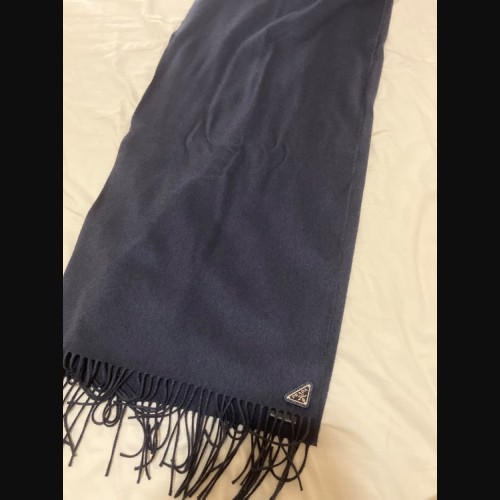 プラダ マフラー