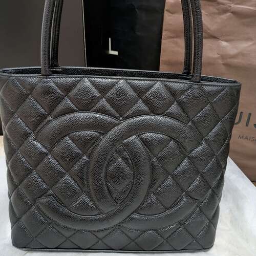 シャネル キャビアスキン トートバッグ
