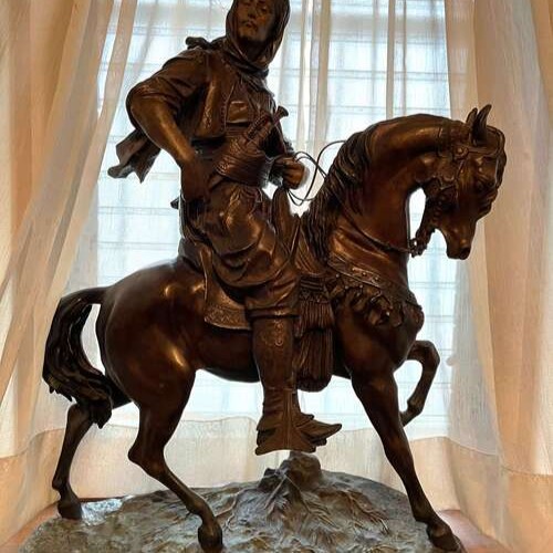 アラブ騎馬像