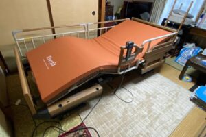 楽匠Z KQ-7312 マットレス付き 電動介護ベッド