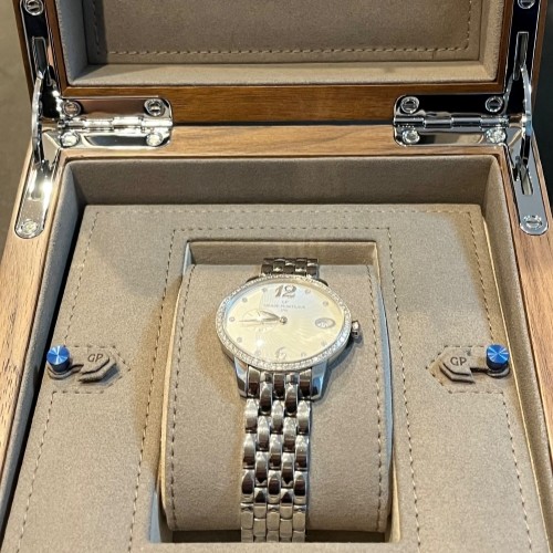 ジラール・ぺルゴ キャツアイ スモールセコンド