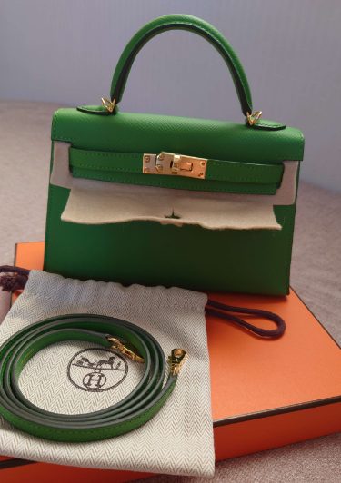 ミニケリー B刻印が箱の上に置かれている画像