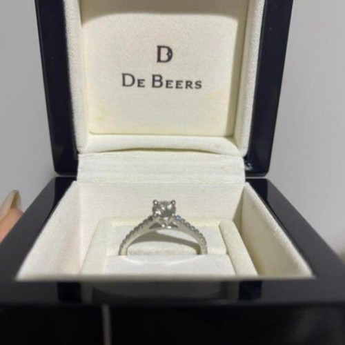 デビアスのリング