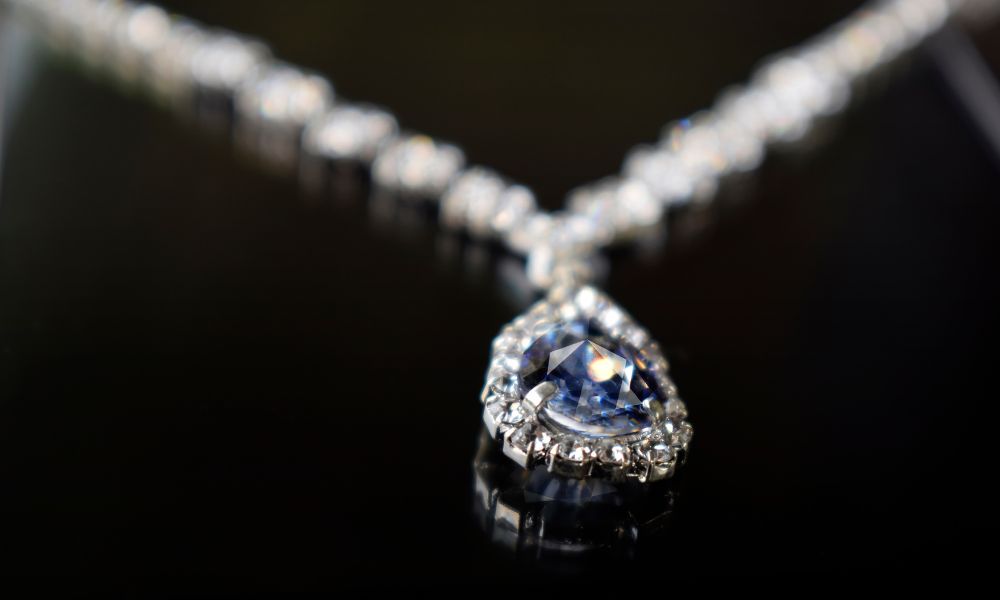 ブルーダイヤモンドのネックレス