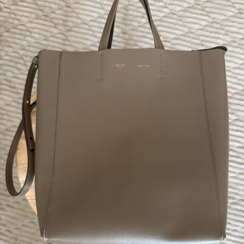 セリーヌ バーティカル カバ スモール