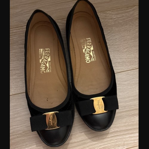 フラットシューズ