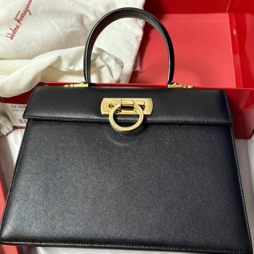 ガンチーニ ハンドバッグ