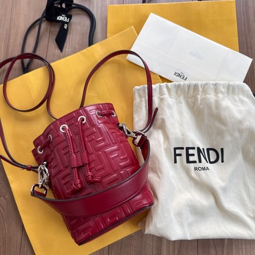 ショルダーバッグ