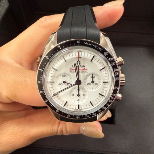 オメガ スピードマスター 310.32.42.50.04.001