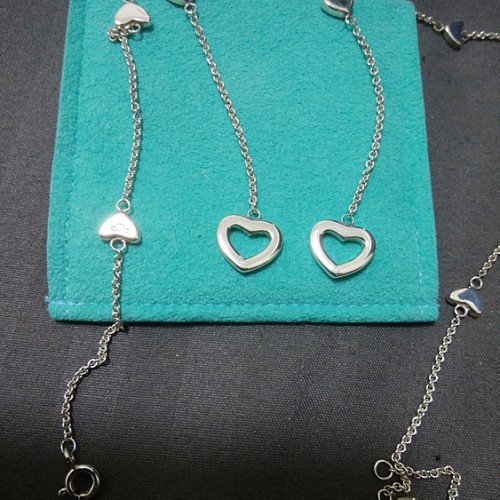 ティファニー ハートライアットネックレス