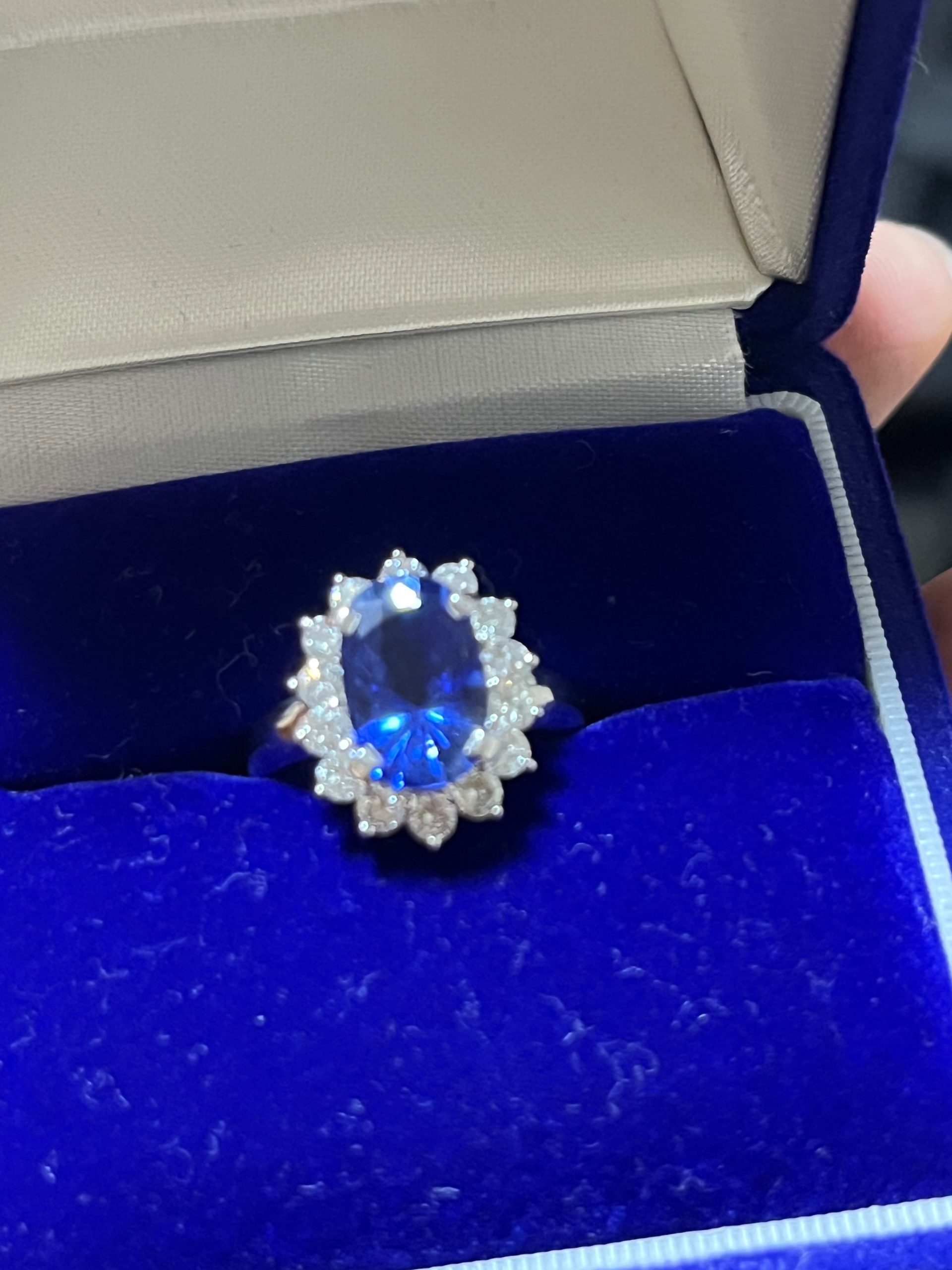 サファイアダイヤモンドリング