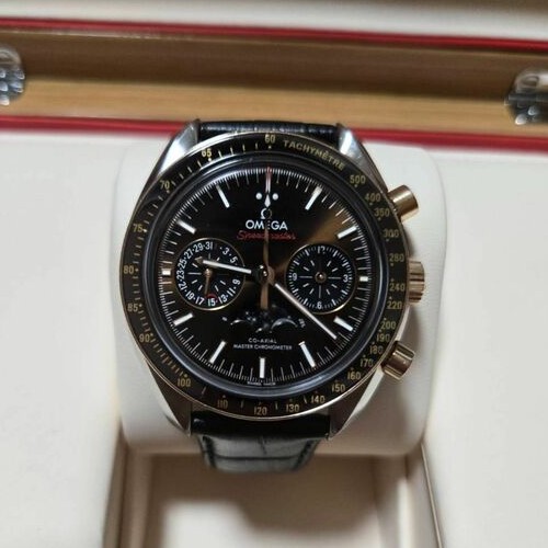 スピードマスター ムーンフェイズ 304.23.44.52.13.001