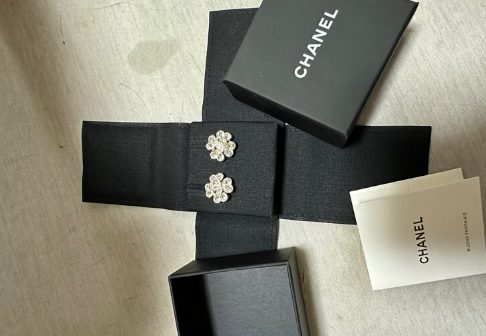 CHANEL ピアス ココマーク ハート フラワー ラインストーン シルバーの画像