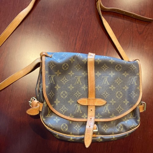 ルイヴィトン モノグラム ソミュール M42256