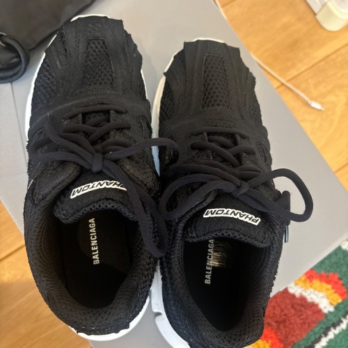 バレンシアガ スニーカー