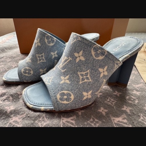 LOUIS VUITTON サンダル