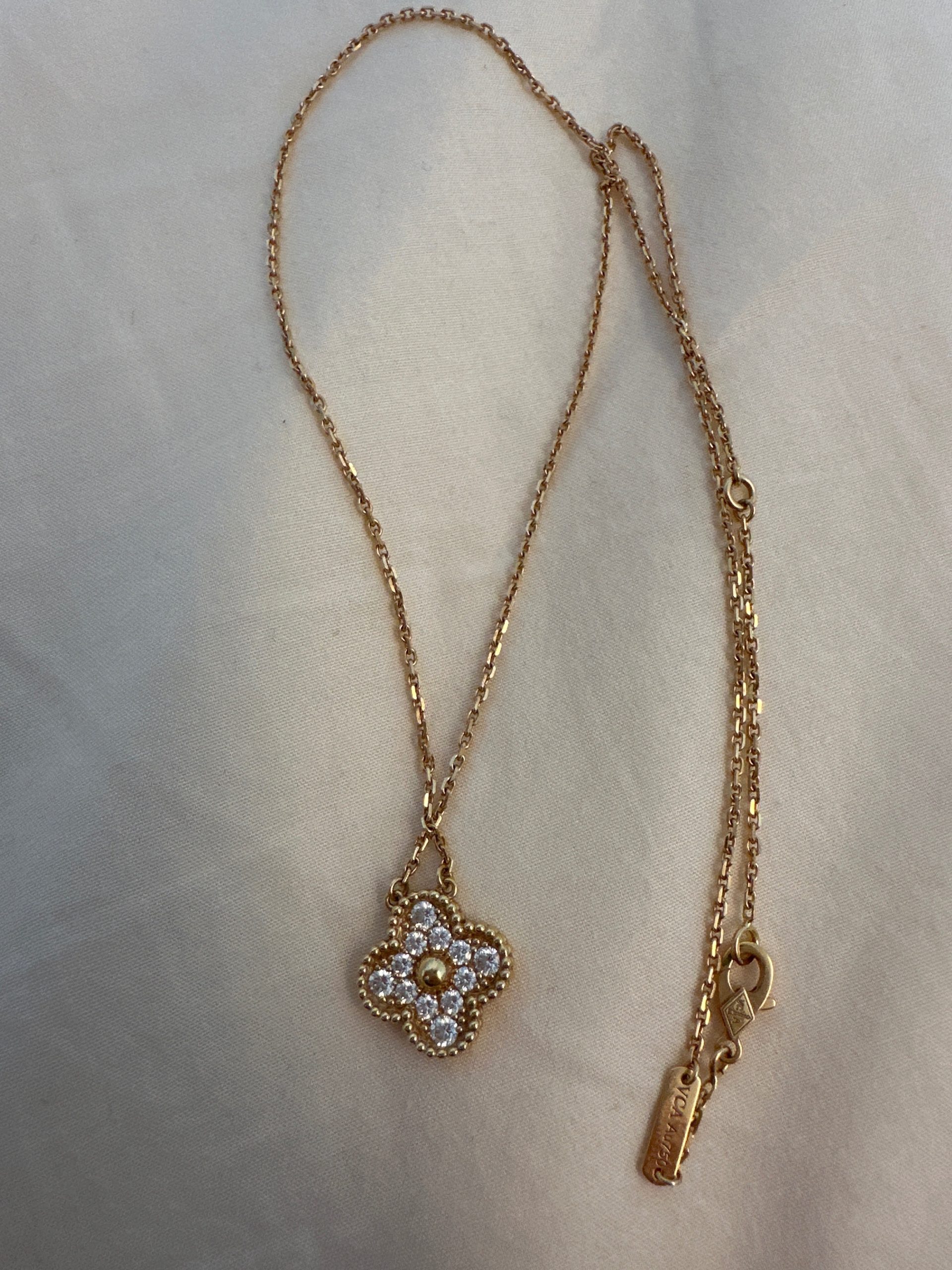 ヴァンクリーフ&アーペル ダイヤモンド アルハンブラ