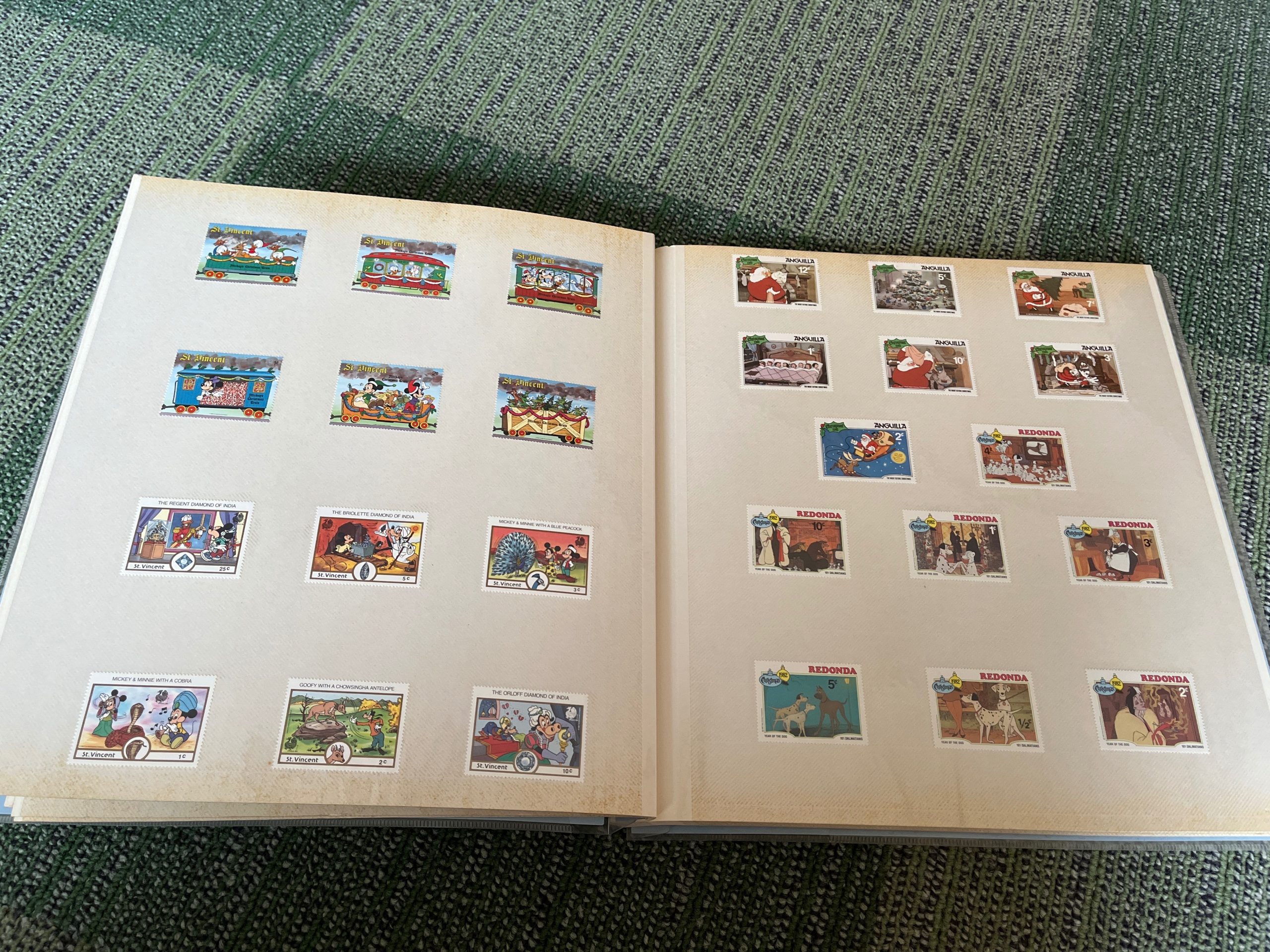 ディズニー切手アルバム