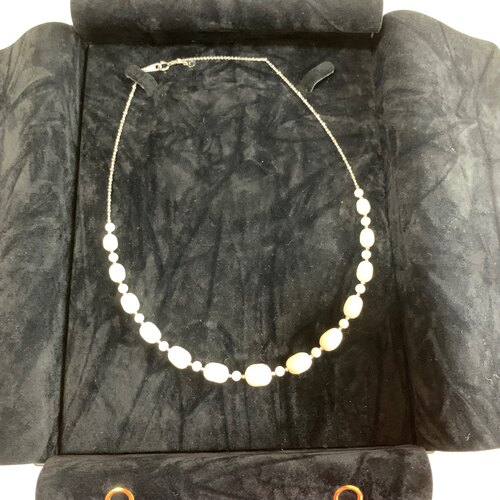 珊瑚のネックレス