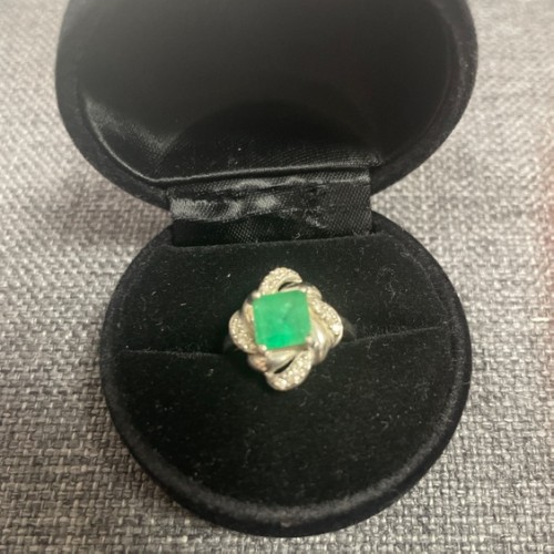 エメラルド リング