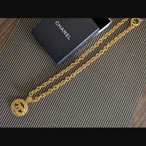 ゴールドネックレス