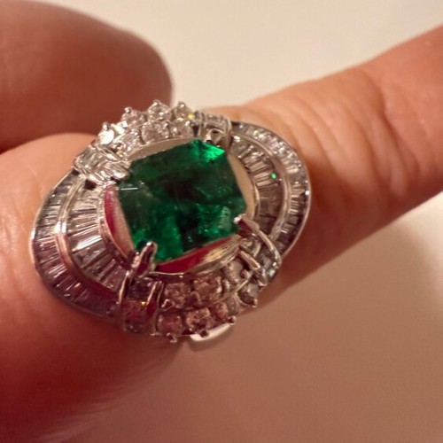 エメラルド ダイヤモンドリング