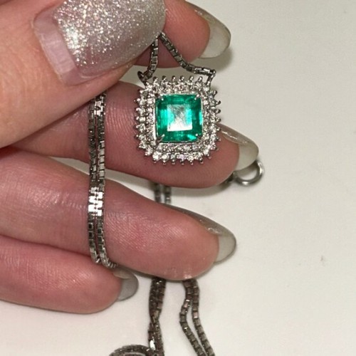 エメラルド ネックレス