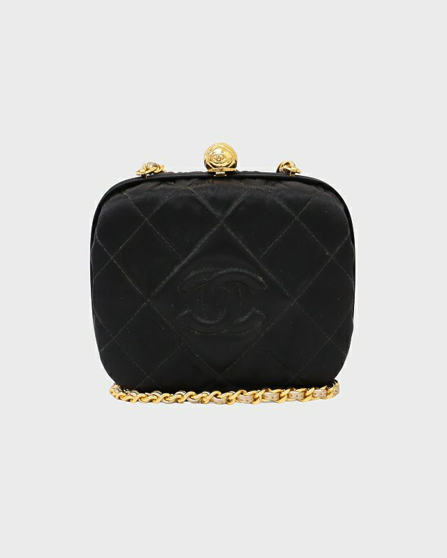 CHANEL マトラッセがま口チェーンショルダーバッグ