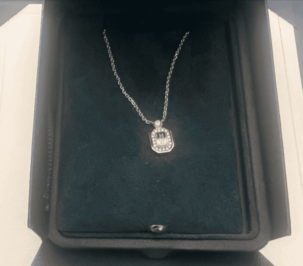 ハリーウィンストン ロゴネックレス