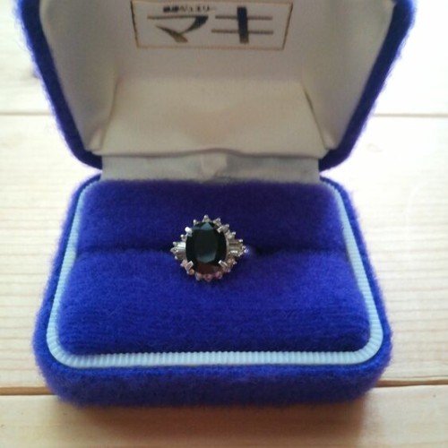 サファイアの指輪