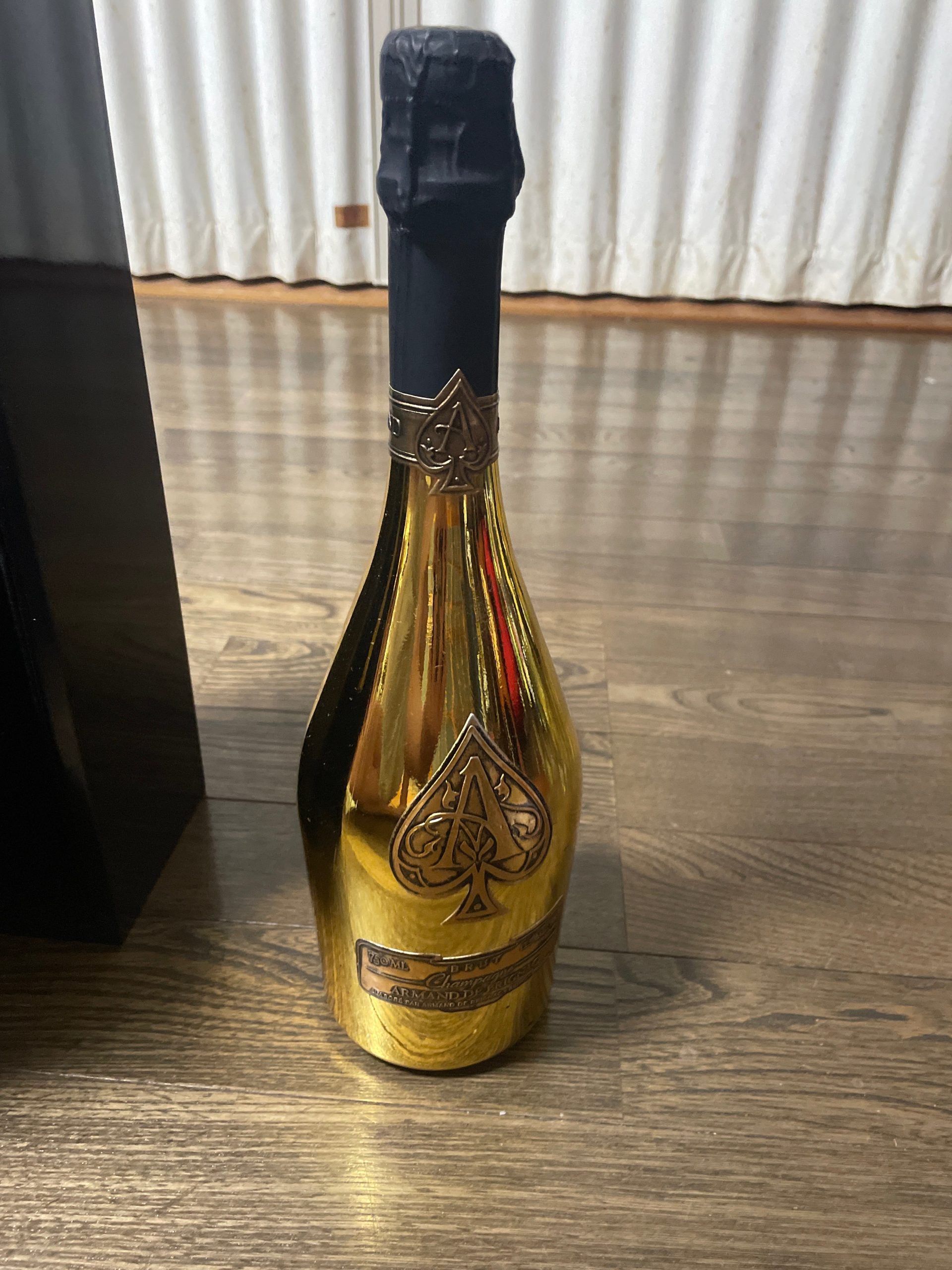 シャンパン アルマン・ド・ブリニャック