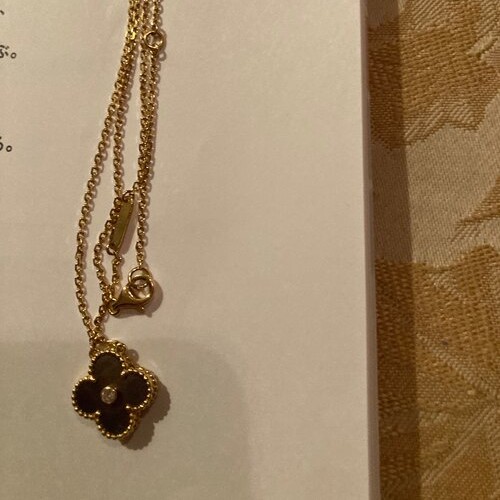 ヴァンクリフ アルハンブラダイヤつきペンダント K18