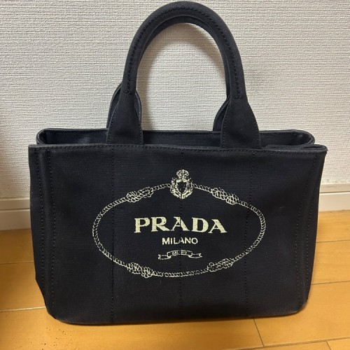 プラダ カナパ