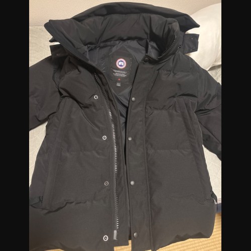 カナダグース ダウンジャケット