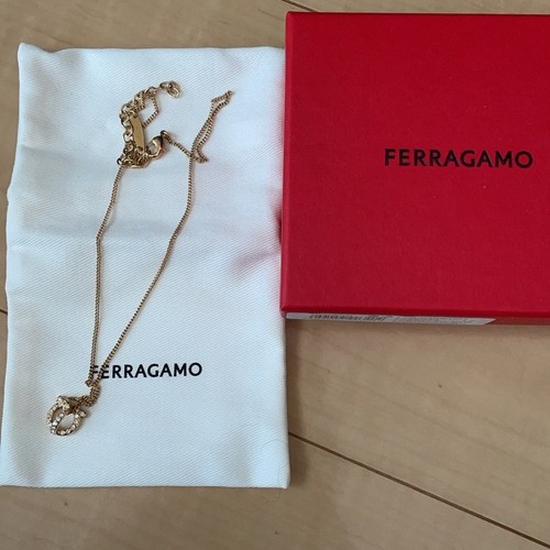 フェラガモネックレス