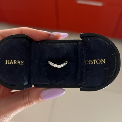 ハリーウィンストン婚約指輪